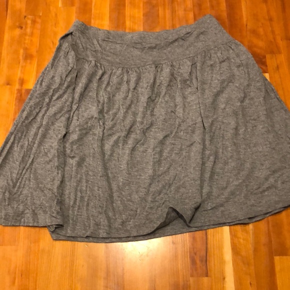 GAP Grey Flowy Skirt Size Medium NWOT - Picture 5 of 6